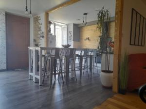 Maison de village avec cour intérieure et terrasse