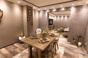 Appartements Dynasty Home Spa Appartement 100M Jacuzzi Terasse : photos des chambres