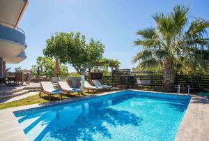 Athinas Villa with heated pool