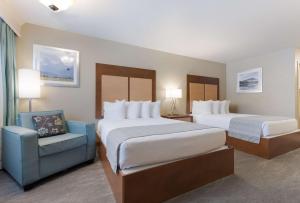 Poolside Queen Room with Two Queen Beds - Non-Smoking room in Best Western Foothills Inn