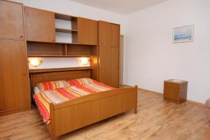 One-Bedroom Apartment with Terrace and Sea View room in Apartment Supetarska Draga - Gornja 2016c