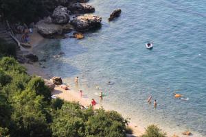 Apartments and rooms with parking space Stara Baska, Krk - 5447