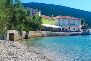 Apartments by the sea Martinscica, Cres - 14334 
