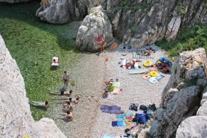 Apartments by the sea Vrbnik, Krk - 14806