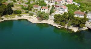 Family friendly apartments with a swimming pool Bacina, Neretva Delta - Usce Neretve - 15309