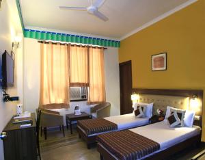 Inn Tawang Near B L Kapoor Hospital A Well Hygiene Hotel