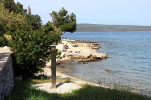 Apartments by the sea Nerezine, Losinj - 3479