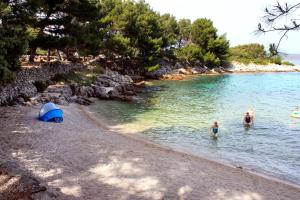 Apartments by the sea Nerezine, Losinj - 2516