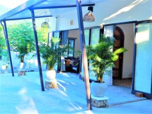 Crest House Beachside - Three-bedroom Private House on Cham Island Hoi An