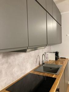 Yellow Stone Apartment