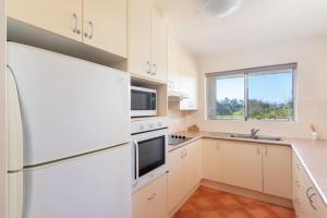 Seaspray 2 Pebbly Beach