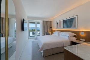 Standard Double Room - Sea Side room in Bluesun Hotel Elaphusa