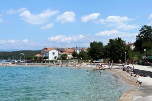 Apartments with parking space Njivice, Krk - 5476