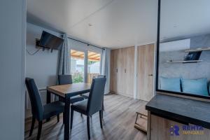 Maisons de vacances LE MALAE - Mobile home - cosy with big terrace : photos des chambres