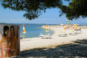 Apartments with a parking space Kamenjak, Crikvenica - 18348 