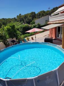 Maisons de vacances Roquefort les Pins-2 p-piscine-terrasse-prestations : photos des chambres