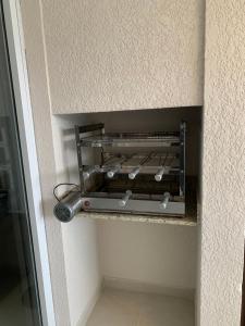 Apartamento Alto Padrão prédio com piscina e quadra.