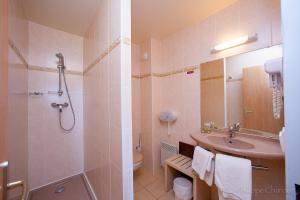 Hotels Logis Jum'Hotel : Chambre Double Supérieure