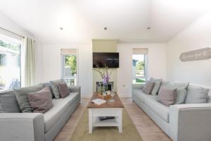 Periwinkle Lodge, 3 Roadford Lake Lodges