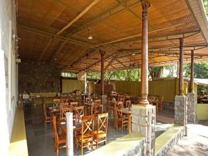 Jungle Hut Resort