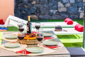 VILLA MELYNA Private Heated Pool