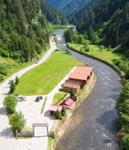 Raha Villa Bungalow - 4hvězdičkové hotely ve městě Uzungöl