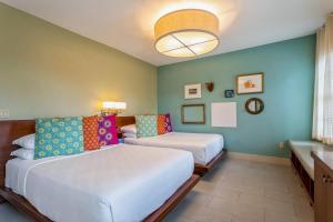 Standard Room with Two Queen Beds (Self Check-in with Virtual Front Desk) room in El Paseo Hotel