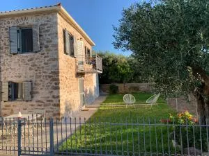 Messinian Stone House - 美西尼