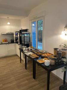 Hotels Hotel La Licorne : photos des chambres