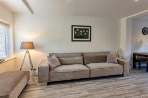 Casa Cella - Centrally located 4 bedroom house with private driveway and garden