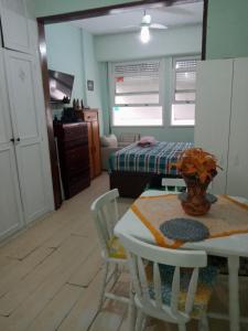 Quitinete copacabana 73