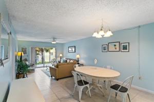 Beach Front Complex Condo - Madeira Norte #106