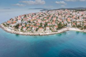 Charming apartment with private garden and terrace