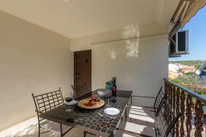 Charming apartment with private garden and terrace