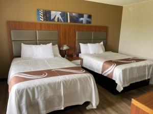 Double Suite with Two Double Beds - Non Smoking room in New Hartford Hotel