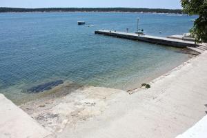 Apartments by the sea Barbat, Rab - 4967 