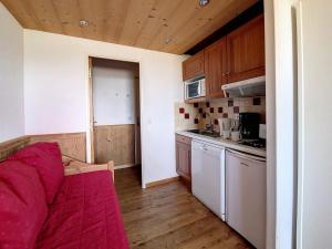 Appartement rénové 2 pièces proche pistes avec balcon - FR-1-344-914