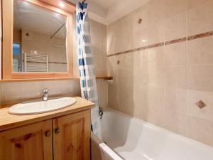 Appartement rénové 2 pièces proche pistes avec balcon - FR-1-344-914