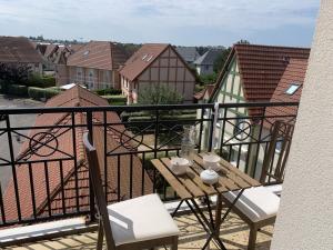 Appartements Appartement Dives-sur-Mer, 2 pieces, 4 personnes - FR-1-487-236 : photos des chambres