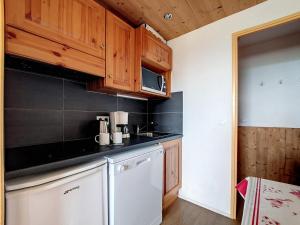 Appartement rénové 2 pièces Les Menuires, proche pistes, balcon - FR-1-344-905