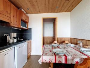 Appartement rénové 2 pièces Les Menuires, proche pistes, balcon - FR-1-344-905