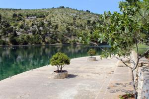 Family friendly seaside apartments Zaton, Krka - 12416 