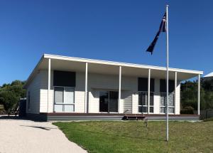 Kangaroo Pause Holiday home at Clayton Bay