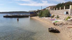 Apartments by the sea Barbat, Rab - 14512