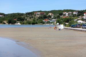 Family friendly apartments with a swimming pool Kampor, Rab - 14897