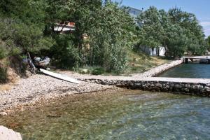 Apartments by the sea Supetarska Draga - Gornja, Rab - 15453 