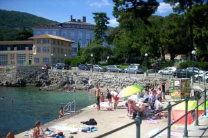 Apartments and rooms with parking space Lovran, Opatija - 2321 