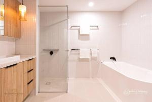 THE COSMOPOLITAN COTTON TREE Unit 10307 RIVERFRONT BREEZE