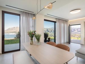 Mondethea vantage point home