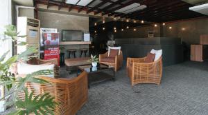 RedDoorz @ Insular Square Mandaue City